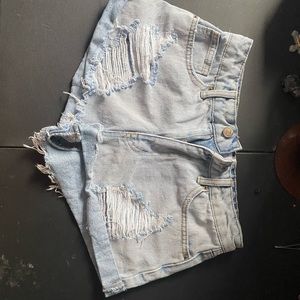Light washed short shorts